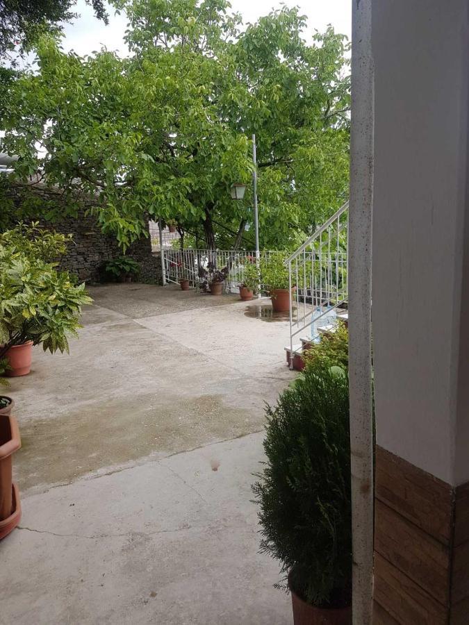 Riva Guest House Gjirokastër Екстериор снимка